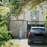 Hédoné De Luxe Et Privatif *